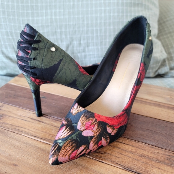 Beautiful embroidered lace high heels - Picture 1 of 8